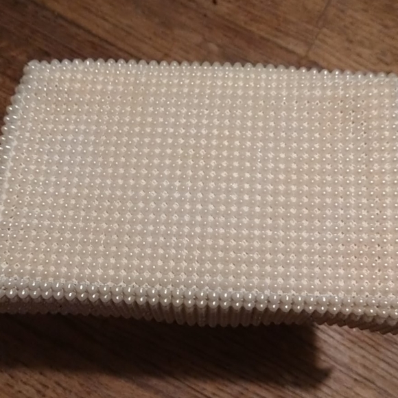 Vintage Envelope Mini Milk Pearl Clutch - Picture 3 of 5